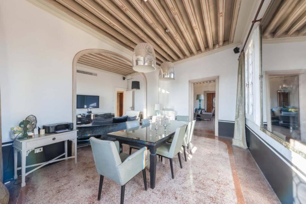 Ca' Erizzo Dream Apartment, Spectacular Views From The Amazing Terrace! Apartment