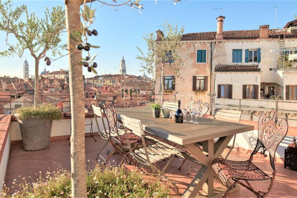 Ca' Erizzo Dream Apartment, Spectacular Views From The Amazing Terrace! Apartment *
